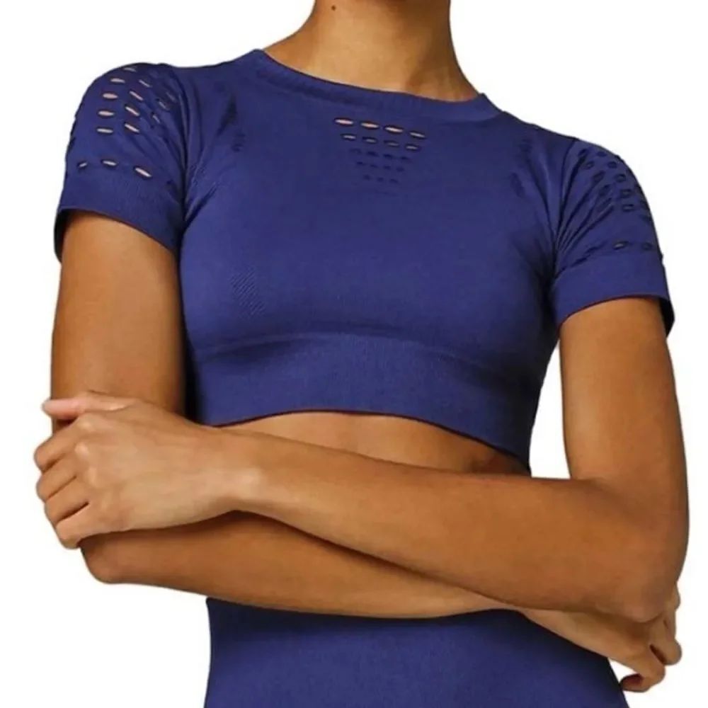 Ivy Park Blue Athletic Crop T Shirt Top Women’s Small/Medium
